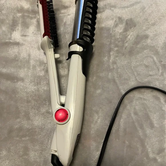 White and Pink Hair Styling Tool - Picture 4 of 15